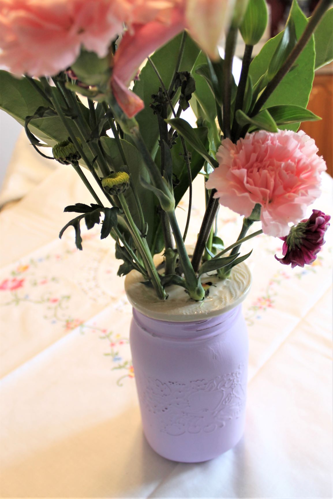 Ceramic Frog to arrange your flowers Ceramic Frog to arrange your flowers